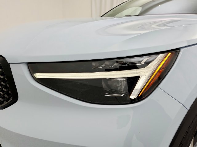 New 2026 Volvo XC40 B5 Plus w/ Protection Package Premier AWD/4WD image 34