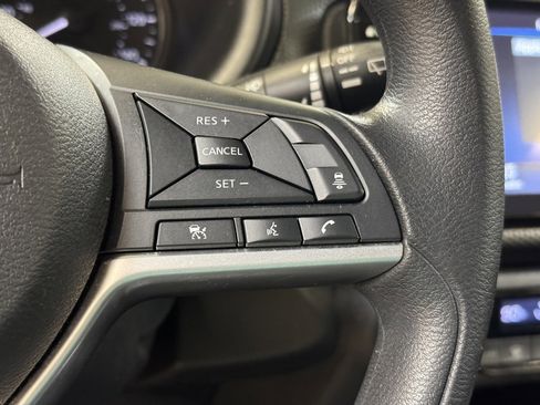 Used 2021 Nissan Kicks SV image 38