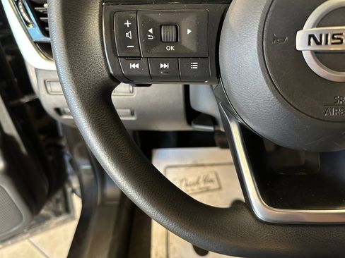 Used 2021 Nissan Rogue SV AWD/4WD image 11
