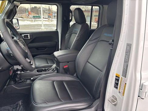 Used 2024 Jeep Wrangler Unlimited Rubicon 4xe image 40