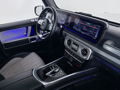 Used 2024 Mercedes-Benz G 550 image 18
