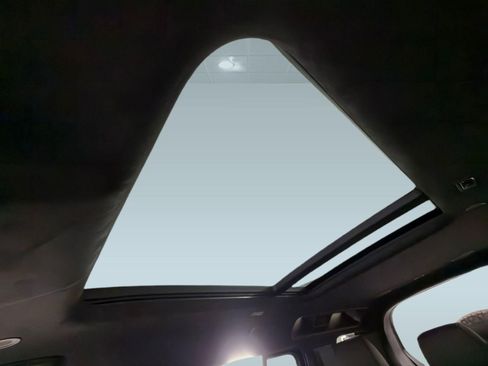 Certified 2026 Land Rover Defender 110 OCTA image 13