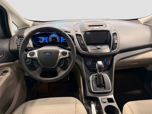 Used 2017 Ford C-MAX Energi SE w/ Equipment Group 401A FWD image 18