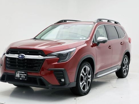 Used 2023 Subaru Ascent Limited w/ Technology Package image 2