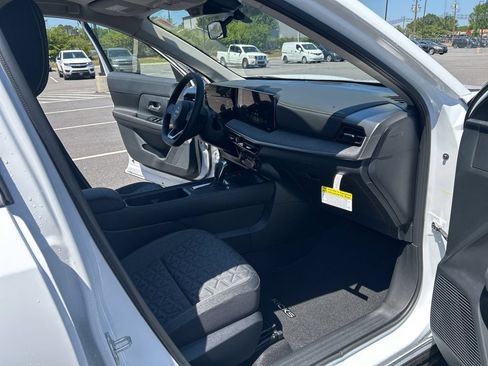 New 2026 Nissan Kicks SV w/ Cold Weather Package FWD image 22