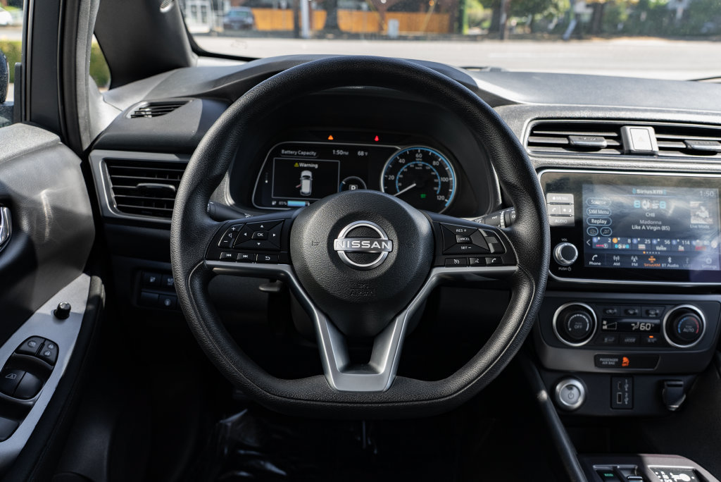Used 2025 Nissan Leaf S FWD image 12