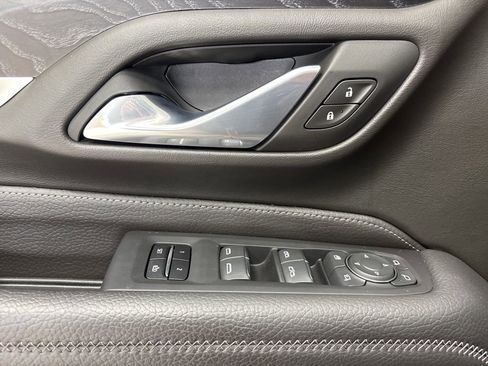 Used 2024 GMC Yukon XL Denali image 26