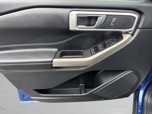 Used 2022 Ford Explorer XLT w/ Equipment Group 202A image 20