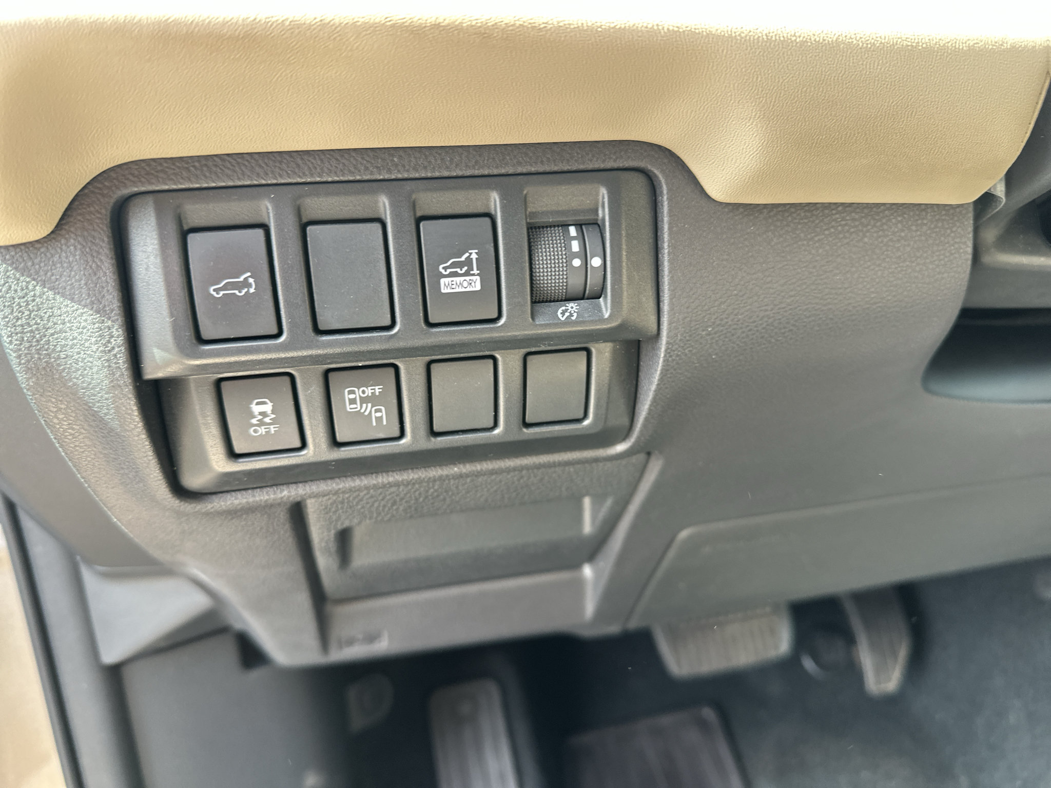 Used 2019 Subaru Ascent Limited AWD/4WD image 18