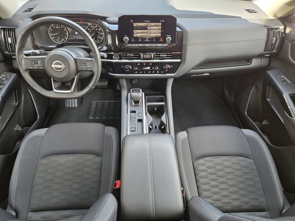 Used 2024 Nissan Pathfinder SV FWD image 21