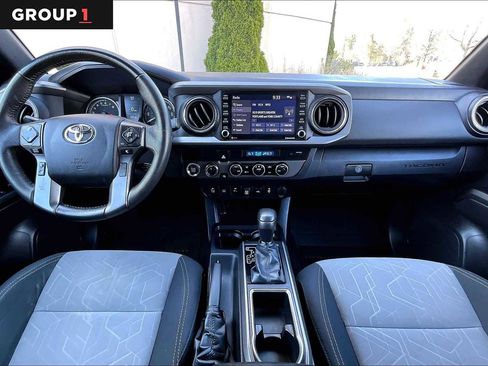 Used 2022 Toyota Tacoma TRD Off-Road w/ Technology Package AWD/4WD image 16