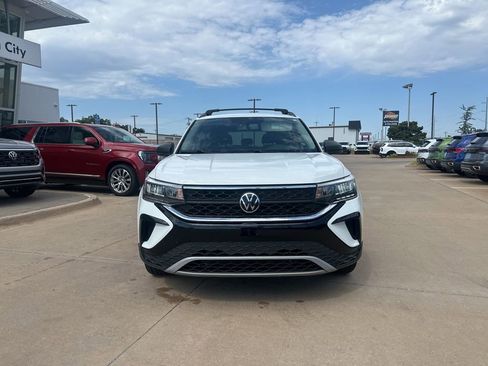 Used 2022 Volkswagen Taos S AWD/4WD image 2
