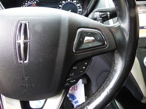 Used 2017 Lincoln MKC Select AWD/4WD image 25
