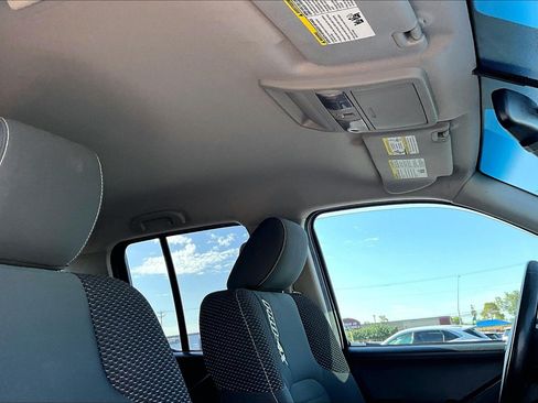 Used 2018 Nissan Frontier PRO-4X AWD/4WD image 15