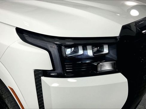 New 2026 Nissan Frontier SV w/ All-Weather Content Package image 33