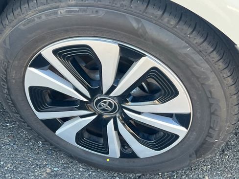 Used 2018 Toyota Prius Prime Plus w/ Carpet Mat Package FWD image 22