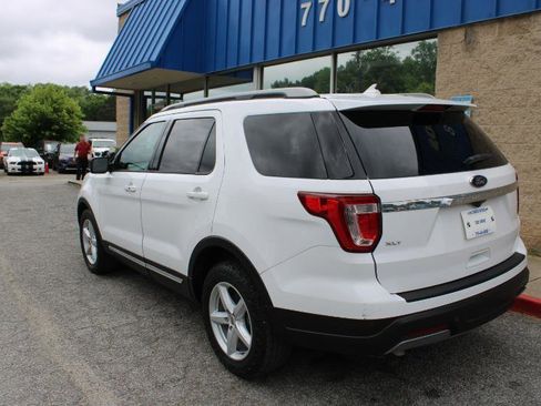 Used 2019 Ford Explorer XLT w/ Equipment Group 201A FWD image 4