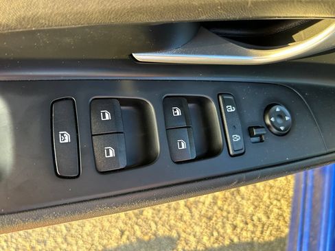 Used 2023 Hyundai Elantra SE FWD image 17