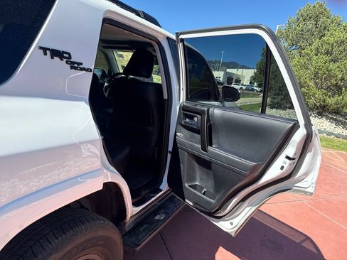 Used 2024 Toyota 4Runner TRD Off-Road Premium w/ Moonroof Package AWD/4WD image 25