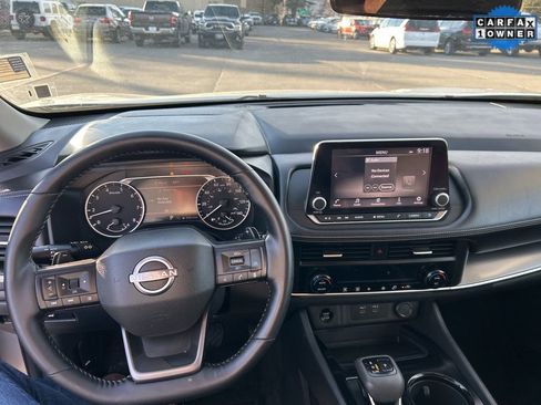 Used 2025 Nissan Rogue SV image 6