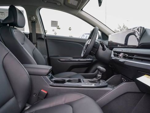 New 2026 Kia K4 EX image 19