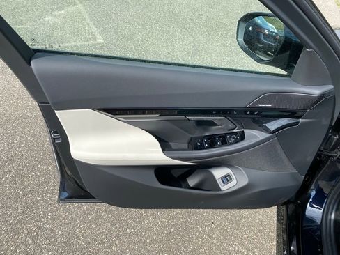 New 2026 BMW 530i xDrive w/ M Sport Package AWD/4WD image 12