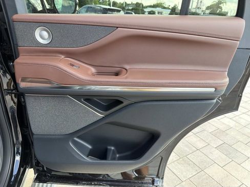 New 2026 Lincoln Navigator Reserve AWD/4WD image 21