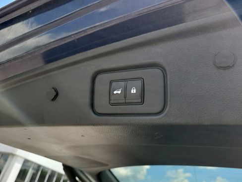 Used 2025 Nissan Pathfinder SV FWD image 11
