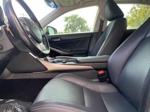 Used 2017 Lexus IS 300 AWD image 7