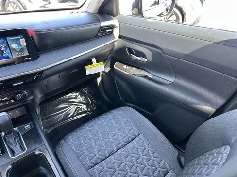 New 2026 Nissan Kicks SV image 18