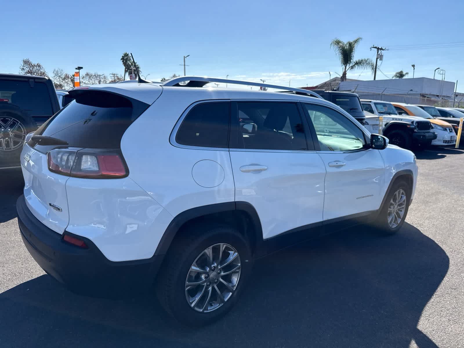 Used 2019 Jeep Cherokee Latitude Plus FWD image 10