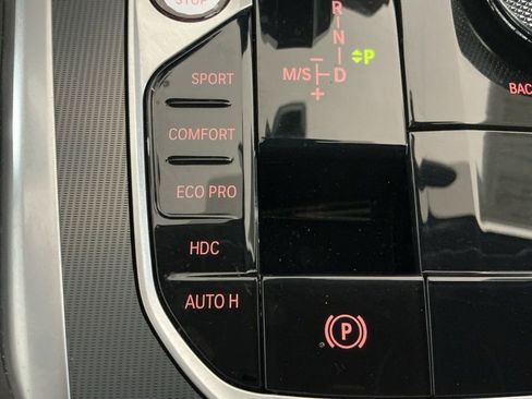 Certified 2023 BMW X6 xDrive40i w/ Luxury Seating Package image 13