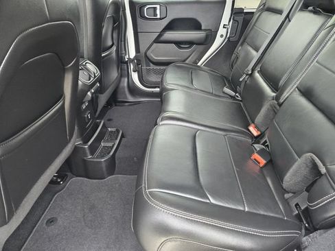 Used 2019 Jeep Wrangler Unlimited Sahara AWD/4WD image 29