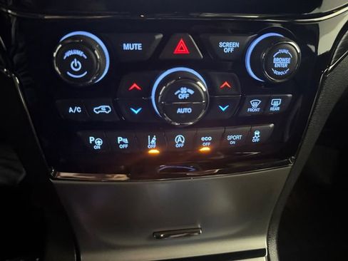 Used 2021 Jeep Grand Cherokee High Altitude AWD/4WD image 3