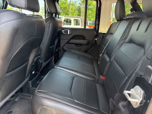 Used 2023 Jeep Wrangler Unlimited Sahara AWD/4WD image 20