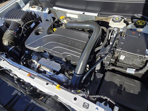 Used 2024 GMC Terrain SLT image 16