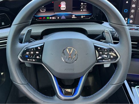 Used 2024 Volkswagen Golf R 2.0T (DSG) image 13