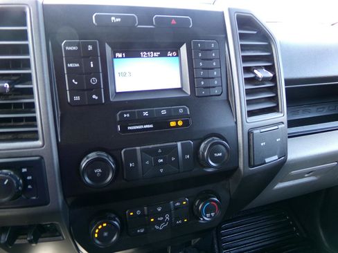 Used 2022 Ford F250 XL w/ Power Equipment Group AWD/4WD image 23