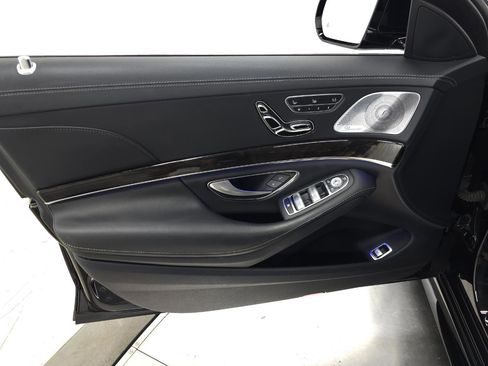 Used 2014 Mercedes-Benz S 550 Sedan w/ Sport Package Plus One image 11