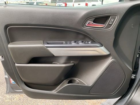 Used 2022 Chevrolet Colorado LT w/ Luxury Package RWD image 27