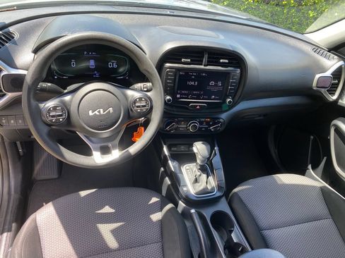 Used 2024 Kia Soul LX w/ Option Group 015 FWD image 30