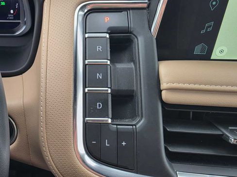 Certified 2024 Chevrolet Suburban Premier AWD/4WD image 21