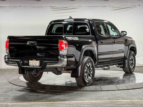 Certified 2023 Toyota Tacoma TRD Off-Road AWD/4WD image 5