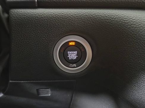New 2025 Chrysler Pacifica Select w/ Fav Edition Package FWD image 21