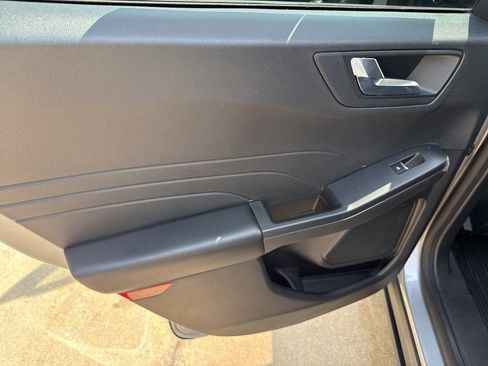 Used 2022 Ford Escape SEL image 11