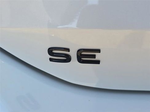 New 2026 Volkswagen Tiguan SE R-Line FWD image 6