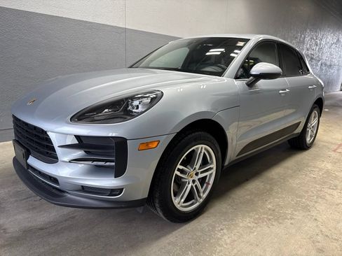 Used 2021 Porsche Macan w/ Premium Package AWD/4WD image 37