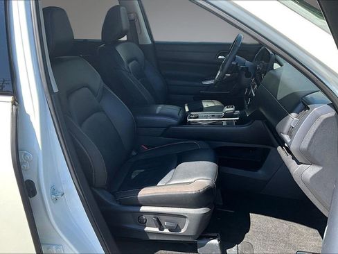 Certified 2023 Nissan Pathfinder SL w/ SL Premium Package AWD/4WD image 30