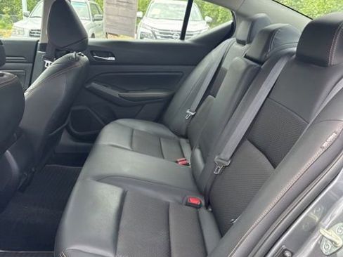 Used 2019 Nissan Altima 2.5 SR FWD image 10