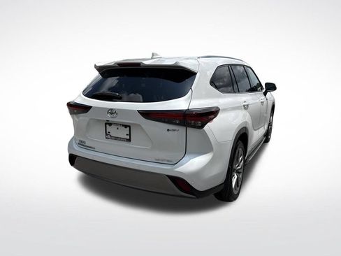 Used 2025 Toyota Highlander Limited AWD/4WD image 5